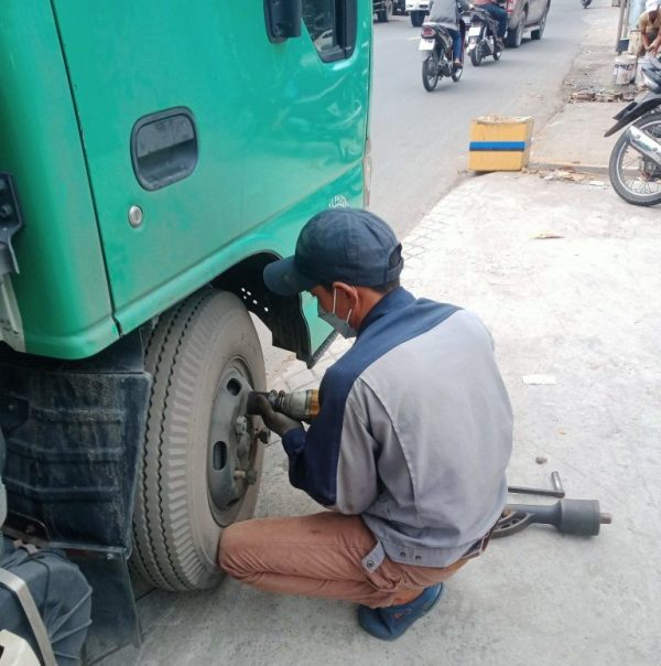 Dịch vụ Cứu hộ lốp xe ô tô lưu động tại Hải Phòng