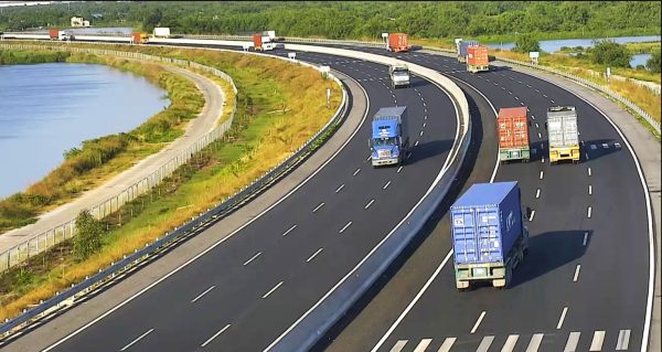 Cứu hộ lốp xe đường cao tốc Hạ Long – Hải Phòng