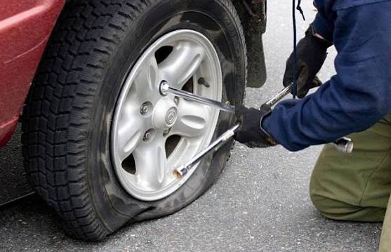 Cứu hộ lốp đường cao tốc Hà Nội - Hải Phòng